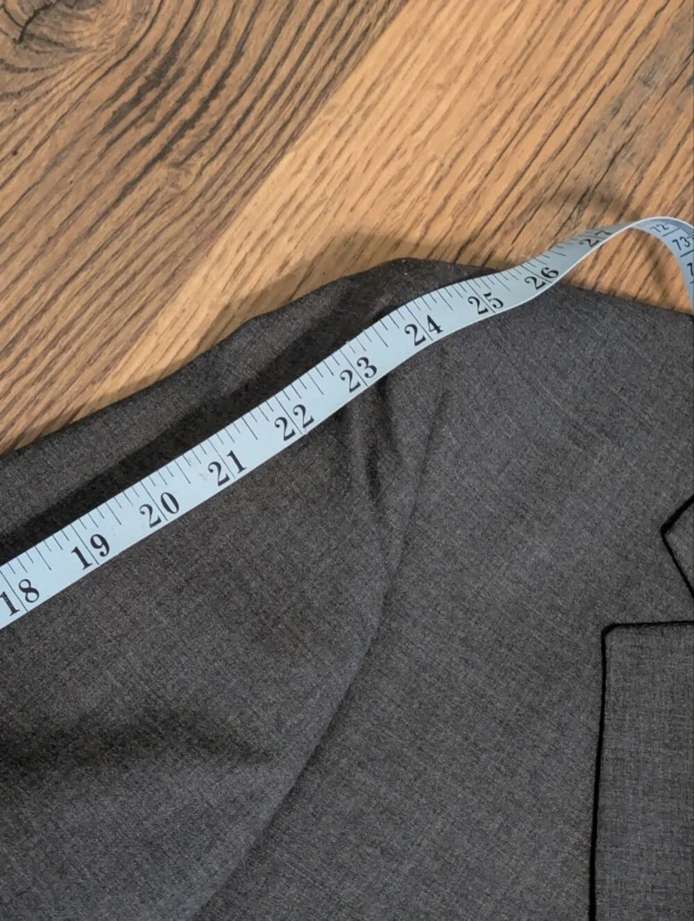 Jos A Bank Mens 2 Piece Suit 40R Gray 100% Wool 2 Button Blazer Pleated Pants 34